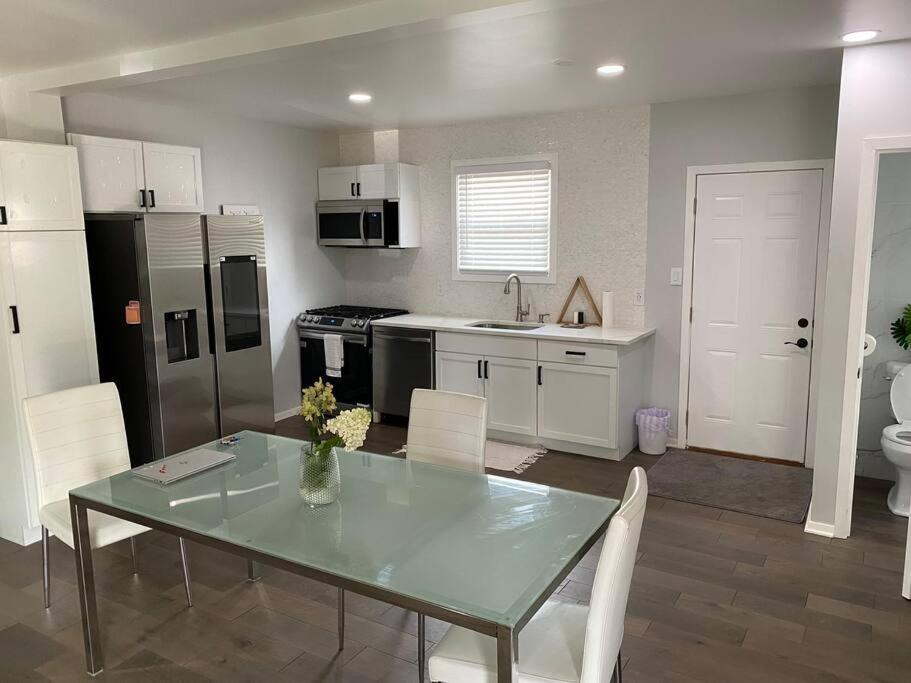 Modern 3Bed 2Bath Ranch With Diy Art Porch 3Tvs And Huge Front Yard To Enjoy! Villa Calumet City Buitenkant foto